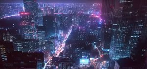 探花夜间特辑视频封面，霓虹灯光映照下的城市夜景探花拍摄实录